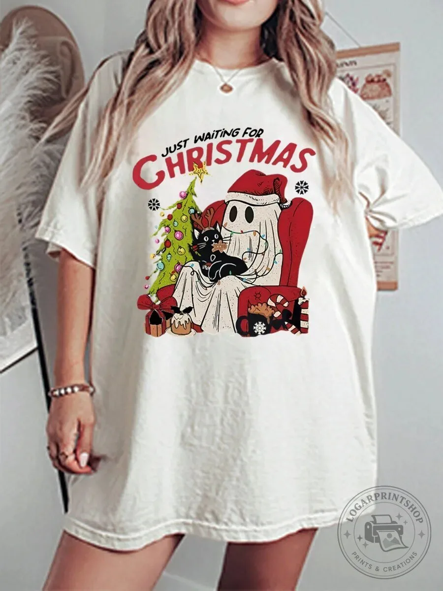 Just Waiting For Christmas Ghost Cat Holiday Graphic Oversized T-Shirt